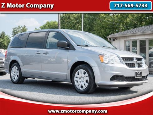 Used 2018 Dodge Grand Caravan SE w/ UConnect Hands-Free Group FWD image 1