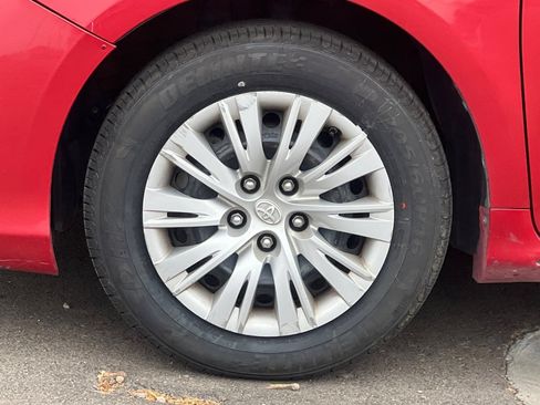 Used 2013 Toyota Camry LE FWD image 23
