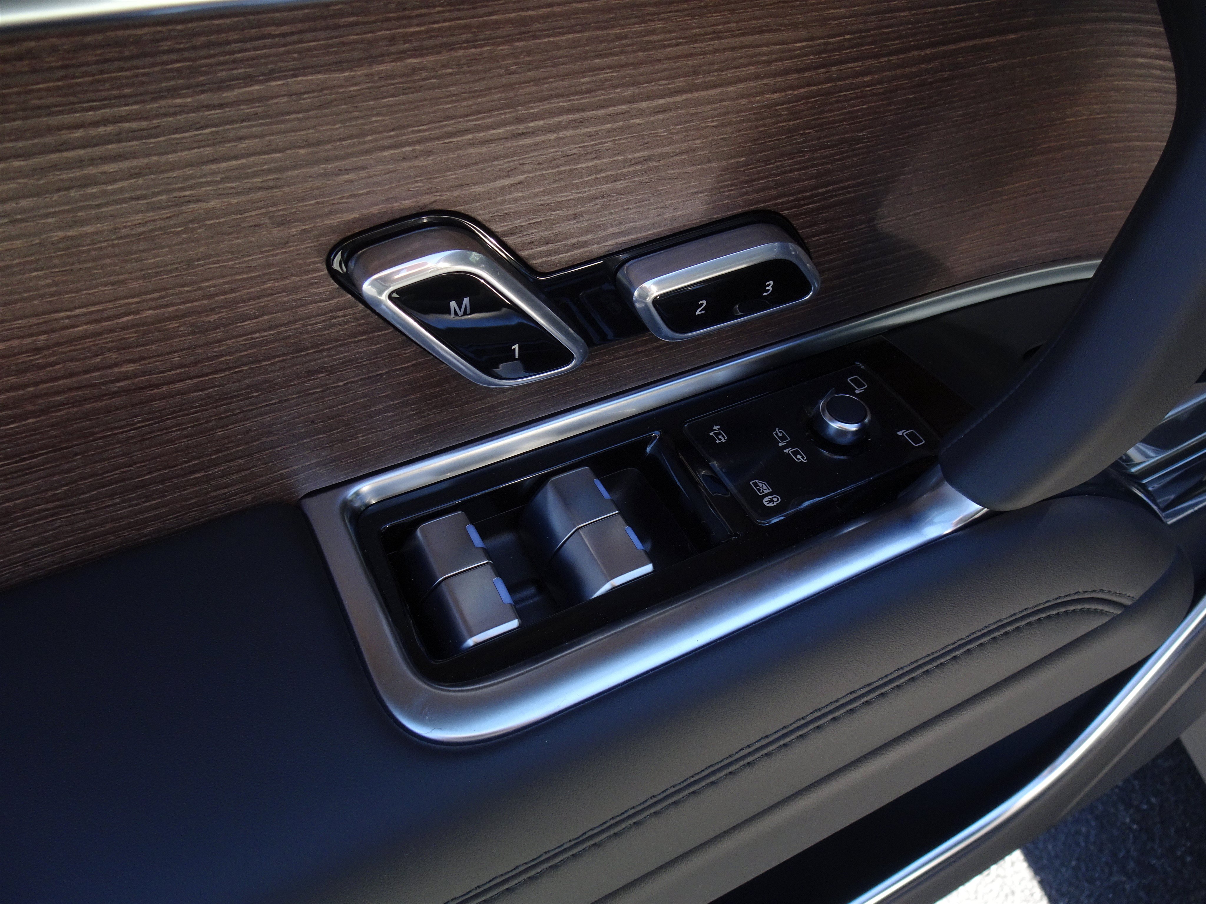 New 2026 Land Rover Range Rover SE AWD/4WD image 19