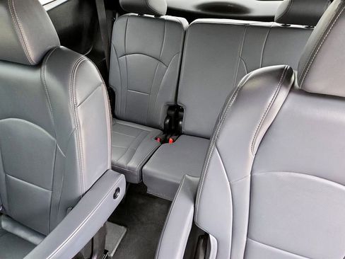 Used 2024 Buick Enclave Premium image 35