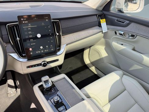 New 2026 Volvo XC90 T8 Ultra w/ Protection Package Premier AWD/4WD image 26
