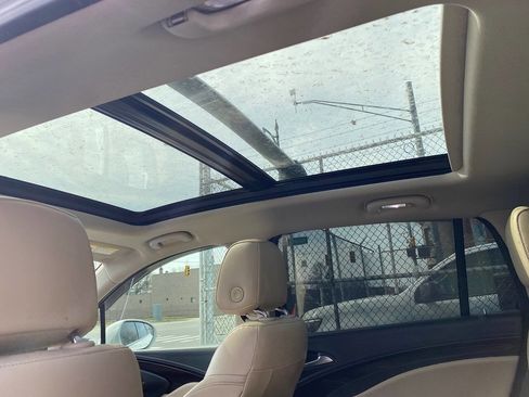 Used 2020 Buick Envision Essence image 17