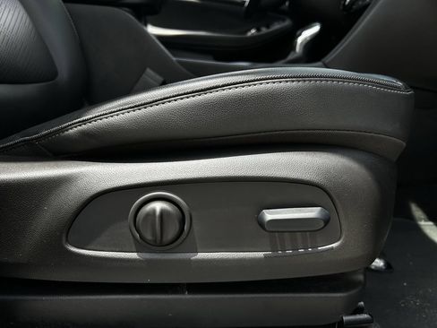 Used 2023 Buick Encore GX Essence w/ Experience Buick Package FWD image 30