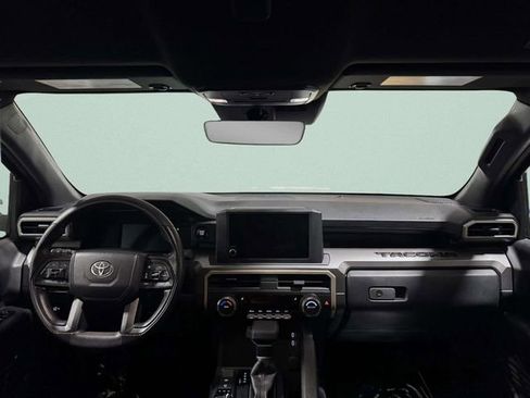 Used 2024 Toyota Tacoma 4x4 Double Cab image 9