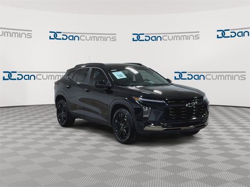 Used 2024 Chevrolet Trax ACTIV w/ Driver Confidence Package image 2