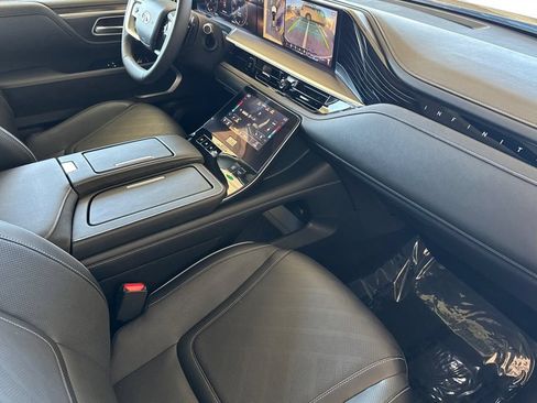 Used 2025 INFINITI QX80 Luxe RWD image 14