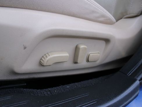 Used 2017 Subaru Outback 2.5i Premium image 14