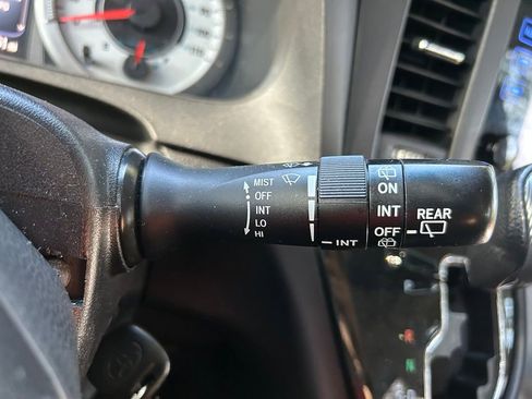 Used 2016 Toyota Sienna SE FWD image 21