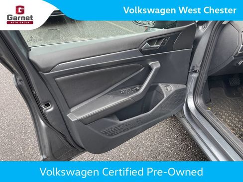Certified 2024 Volkswagen Jetta SE w/ Panoramic Sunroof Package FWD image 11