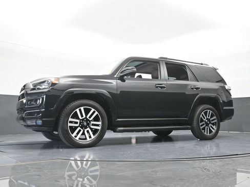 Used 2024 Toyota 4Runner Limited AWD/4WD image 57