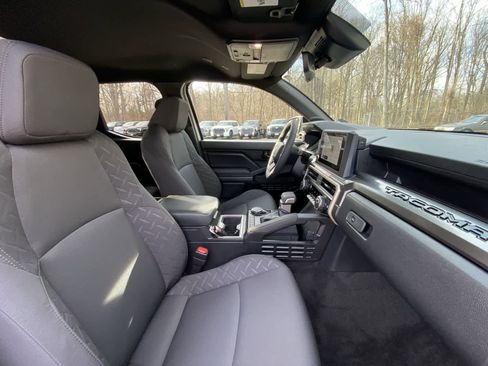 Certified 2025 Toyota Tacoma SR5 image 27