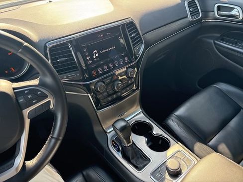 Used 2021 Jeep Grand Cherokee Limited image 20