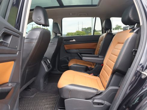 Used 2018 Volkswagen Atlas SEL Premium AWD/4WD image 13