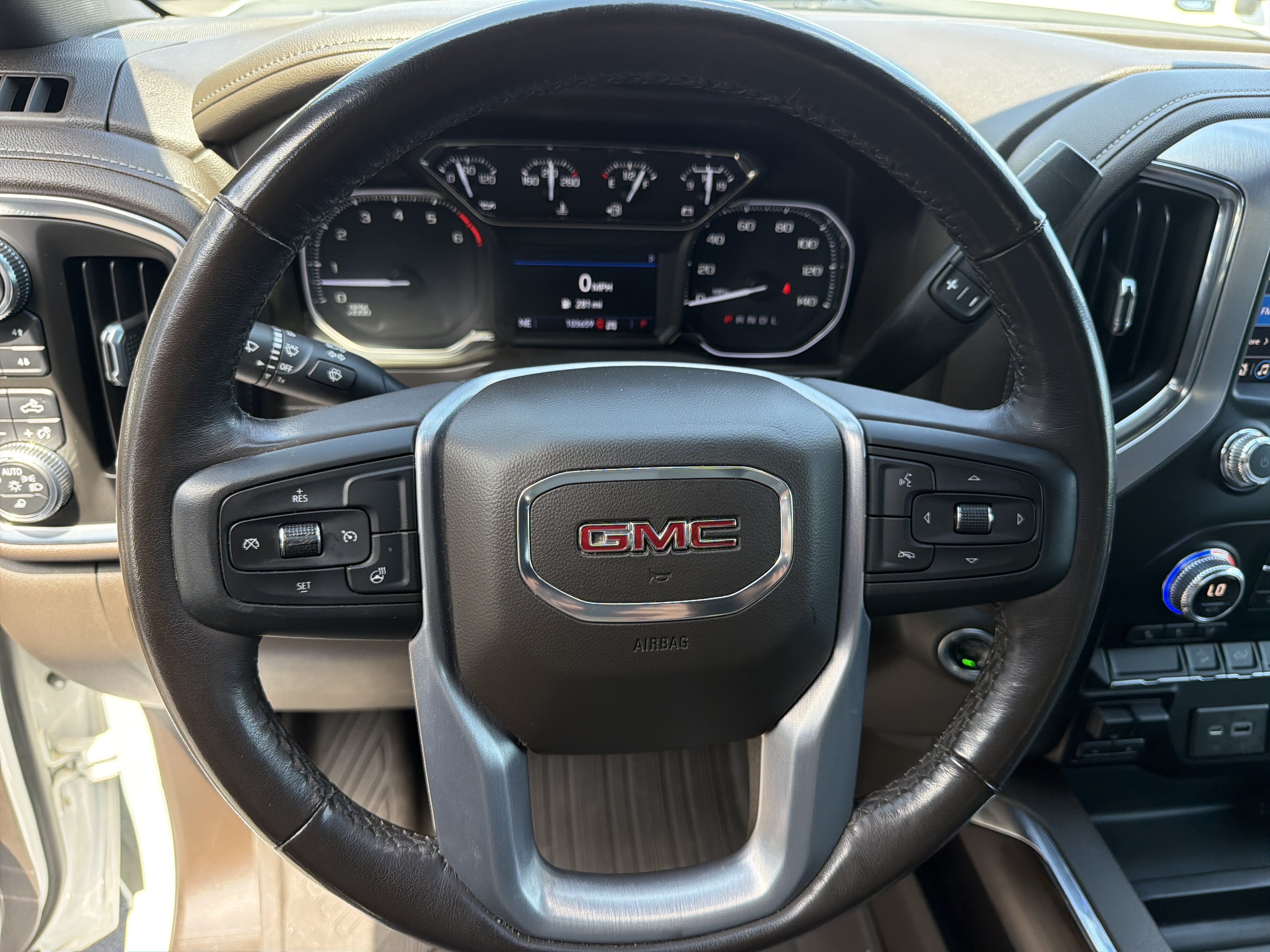 Used 2021 GMC Sierra 1500 SLT w/ SLT Premium Package AWD/4WD image 17