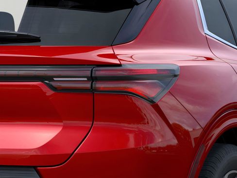 New 2025 Chevrolet Equinox EV LT image 11