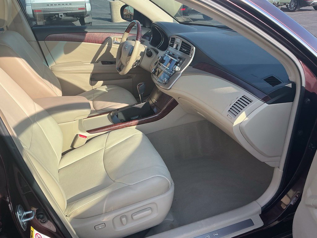 Used 2012 Toyota Avalon Limited FWD image 31