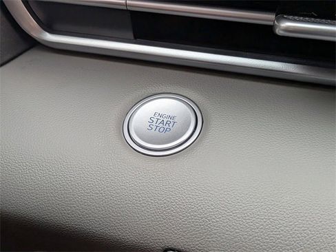 Used 2025 Hyundai Elantra Sport image 24