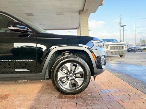 Used 2024 Jeep Grand Cherokee Limited 4xe AWD/4WD image 16