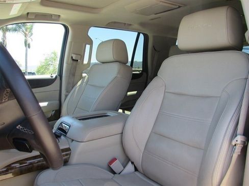 Used 2016 GMC Yukon Denali w/ Open Road Package RWD image 10