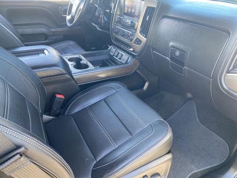 Used 2017 GMC Sierra 3500 Denali w/ Duramax Plus Package image 13