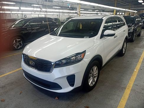 Used 2020 Kia Sorento LX image 3