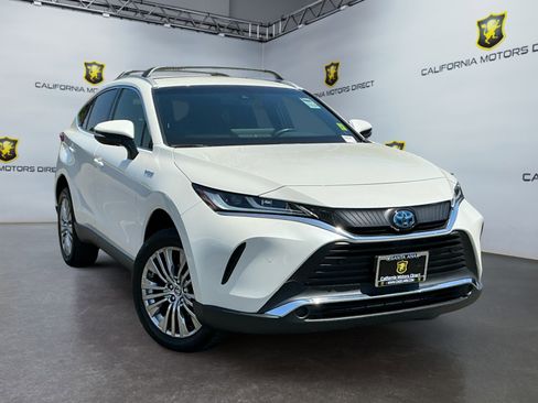Used 2021 Toyota Venza XLE w/ Softex Package AWD/4WD image 3