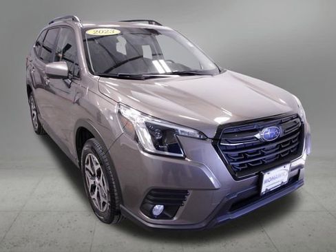 Used 2023 Subaru Forester Premium image 8