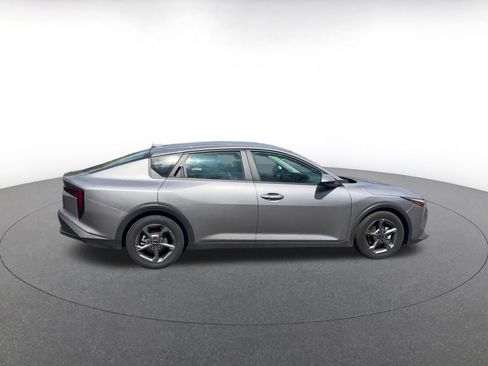 Used 2025 Kia K4 LXS image 16