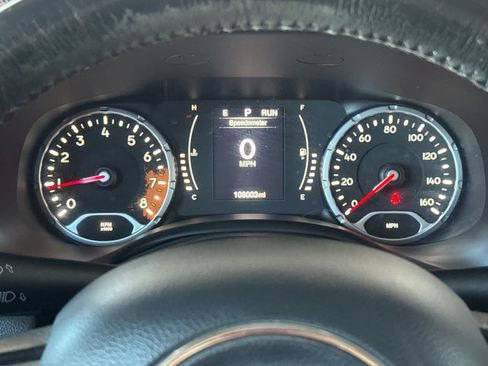 Used 2017 Jeep Renegade Latitude w/ Popular Equipment Group AWD/4WD image 27