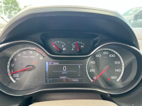 Used 2018 Chevrolet Cruze LT w/ Sun And Sound Package FWD image 11