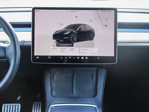 Used 2022 Tesla Model Y Performance image 12