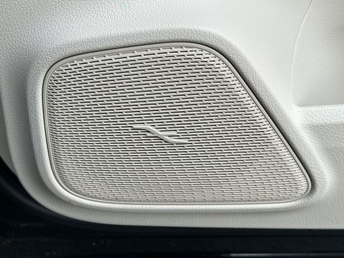 Used 2025 Mercedes-Benz EQB 250+ image 31
