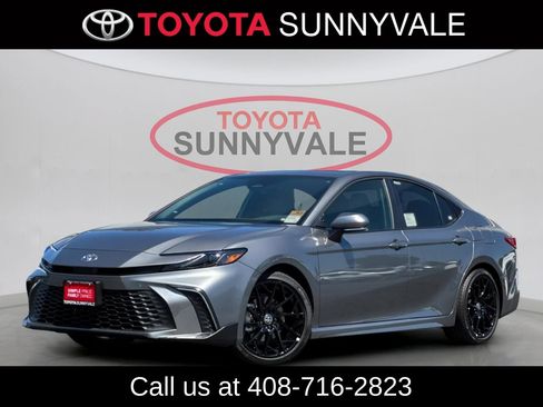 Used 2026 Toyota Camry SE w/ Convenience Package FWD image 1
