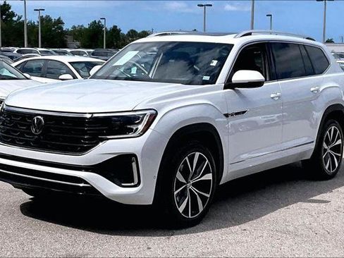 Certified 2026 Volkswagen Atlas SEL Premium R-Line AWD/4WD image 9