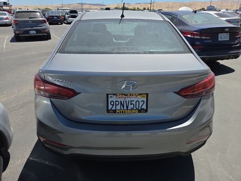 Used 2021 Hyundai Accent SE FWD image 4