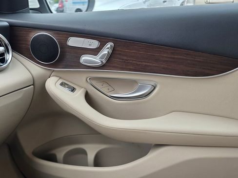 Used 2022 Mercedes-Benz GLC 300 GLC 300 image 25