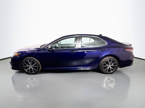 Used 2022 Toyota Camry SE image 6