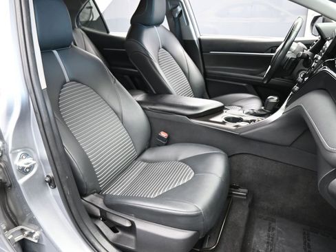 Used 2022 Toyota Camry SE image 42