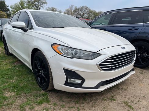 Used 2019 Ford Fusion SE w/ Equipment Group 151A image 8