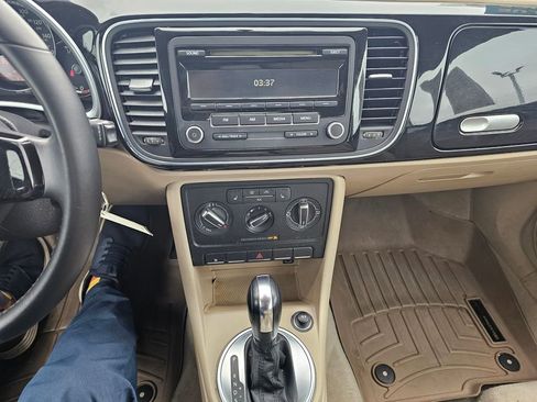 Used 2013 Volkswagen Beetle 2.5 image 17