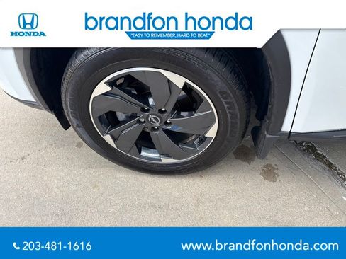 Used 2025 Nissan Rogue SV w/ SV Premium Package AWD/4WD image 32