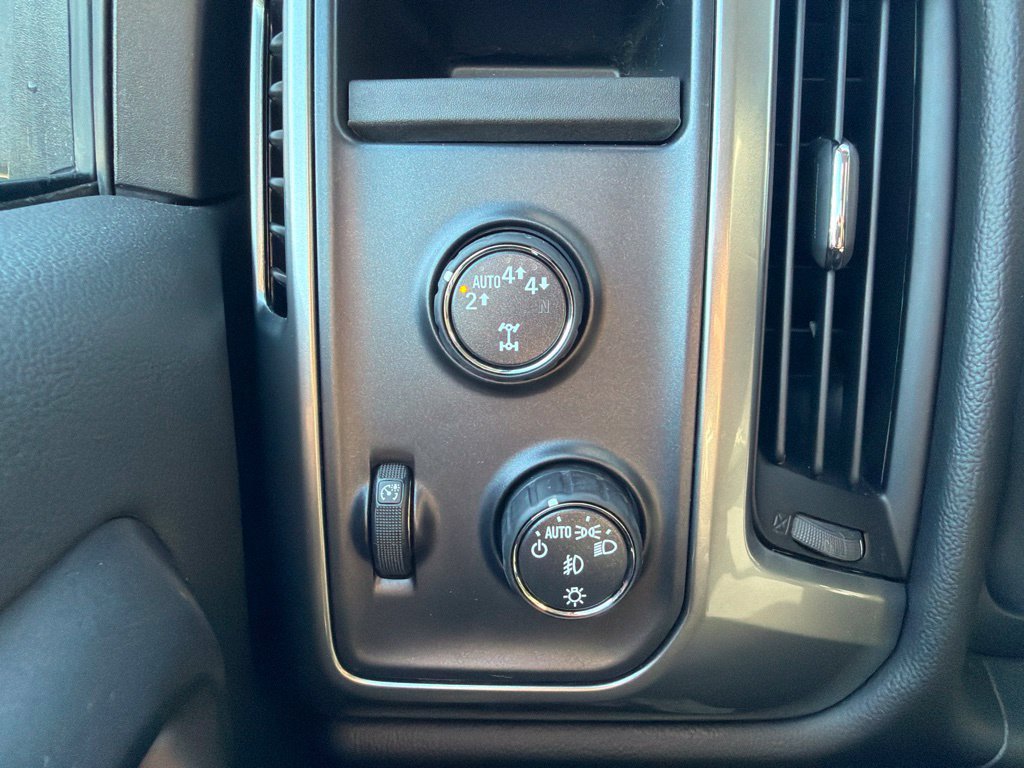 Used 2018 Chevrolet Silverado 1500 LT w/ All Star Edition AWD/4WD image 25
