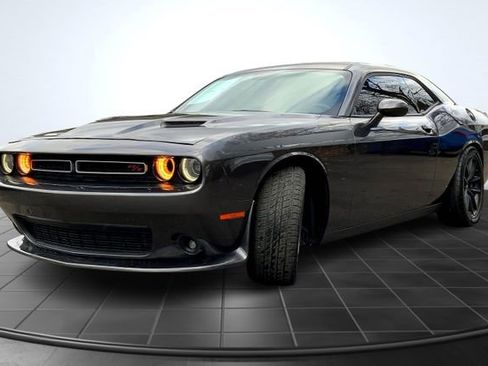 Used 2015 Dodge Challenger R/T Plus image 3