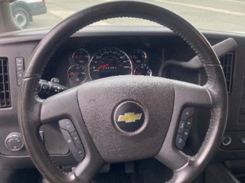 Used 2022 Chevrolet Express 3500 Extended w/ Driver Convenience Package image 22