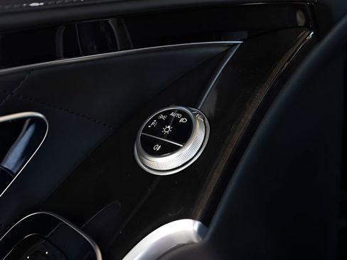 Used 2022 Mercedes-Benz S 580 4MATIC Sedan w/ AMG Line Package image 37