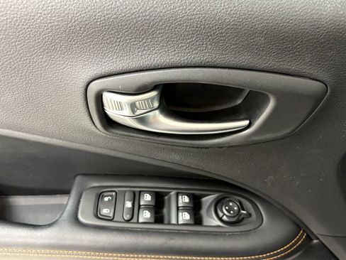 Used 2018 Jeep Compass Limited image 16