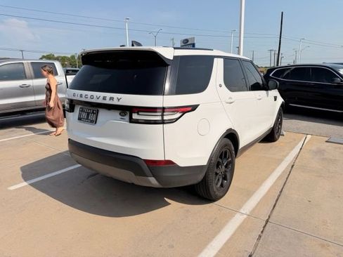Used 2020 Land Rover Discovery SE AWD/4WD image 3