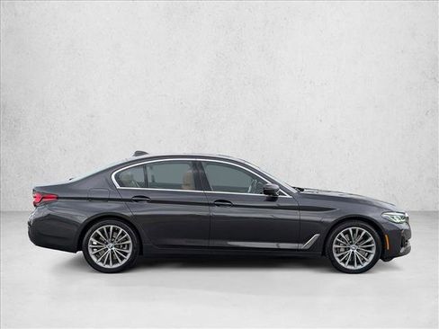 Used 2023 BMW 540i w/ Premium Package image 4