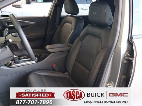 Used 2024 Buick Envista Sport Touring w/ Experience Buick Package FWD image 15