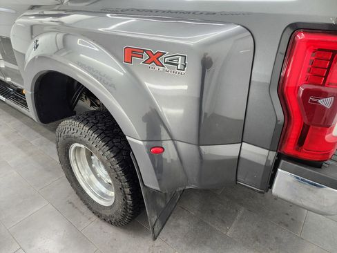 Used 2017 Ford F350 Lariat w/ Lariat Ultimate Package image 33